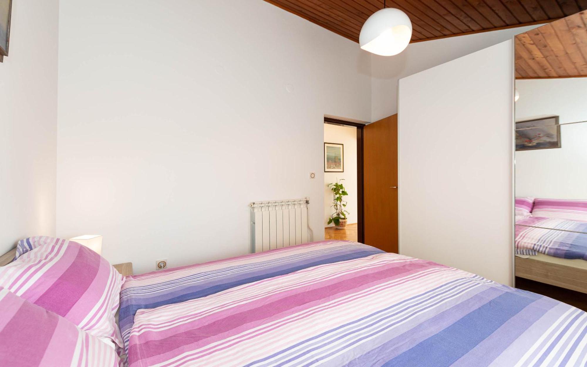Apartment D&v
